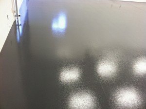 Putting the Most Popular Peoria Floor Coatings to the Test: Epoxy vs. Polyaspartic
